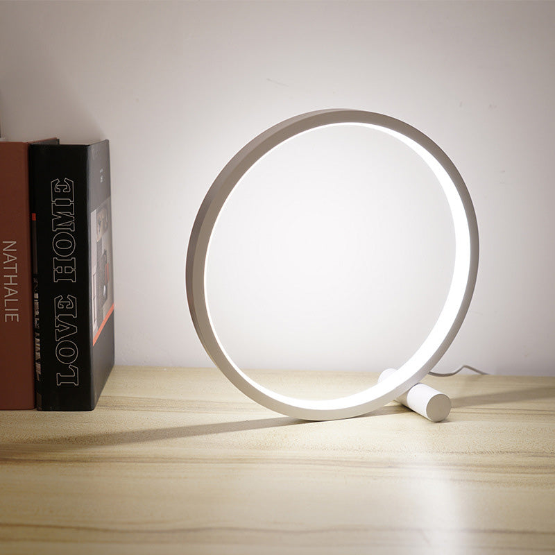 Verona Lamp – Adjustable LED Brightness with Elegant Glass Design
