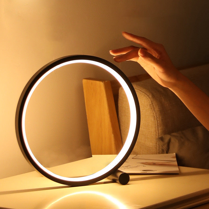 Verona Lamp – Adjustable LED Brightness with Elegant Glass Design