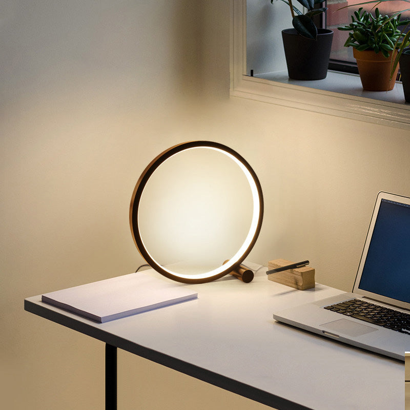 Verona Lamp – Adjustable LED Brightness with Elegant Glass Design