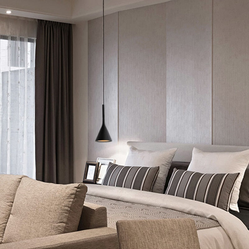 Toulon Hanging Lamp – Dimmable Matte Black Elegance